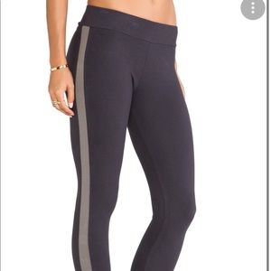 Monrow Heavy Stretch Cotton Tuxedo Leggings green and black size small